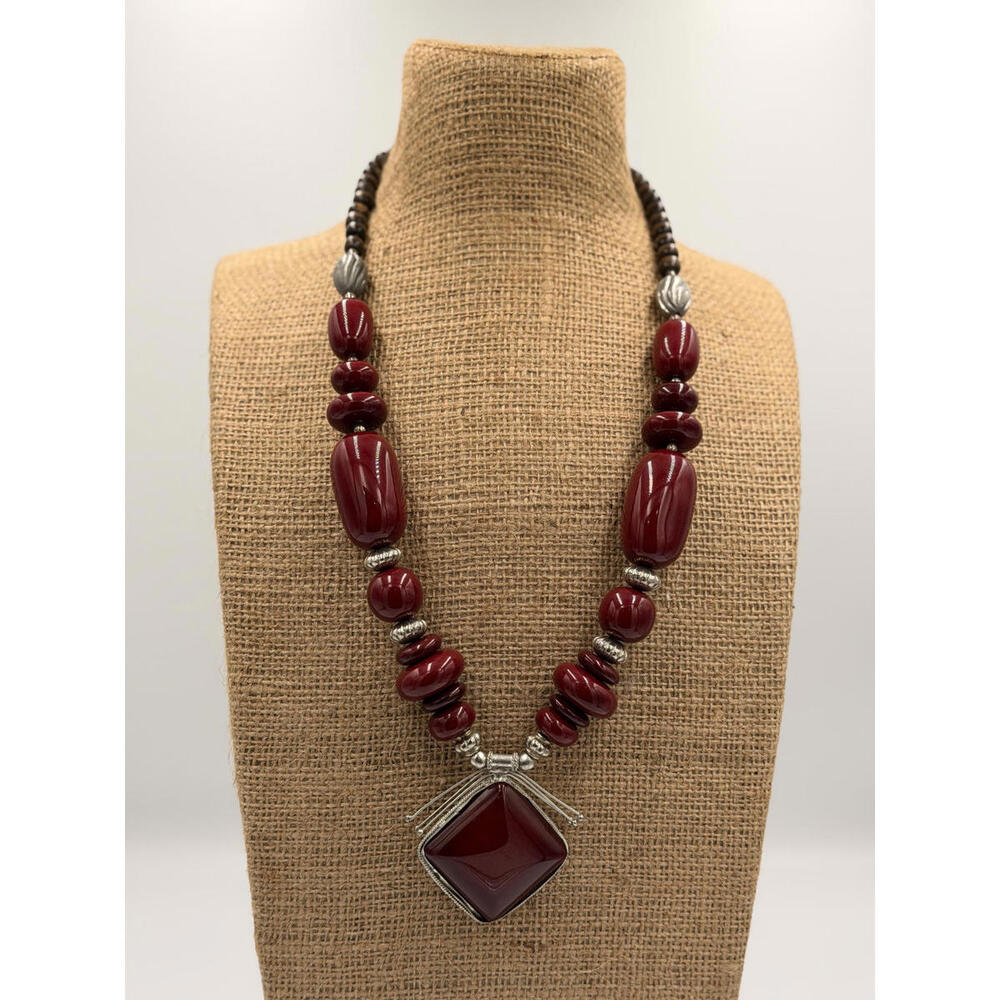 Chunky statement piece costume jewelry necklace beads